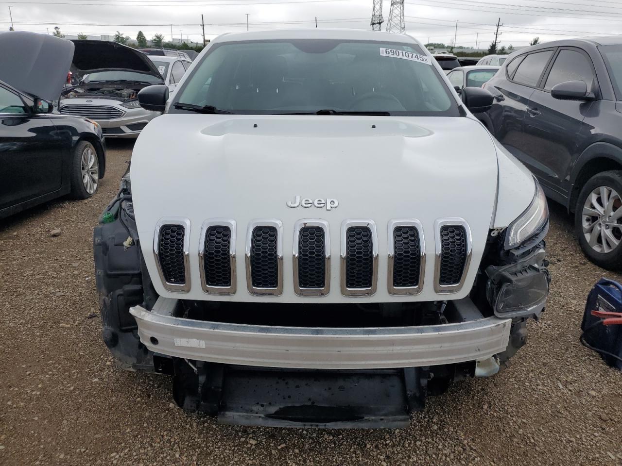 2016 Jeep Cherokee Sport - Image 5