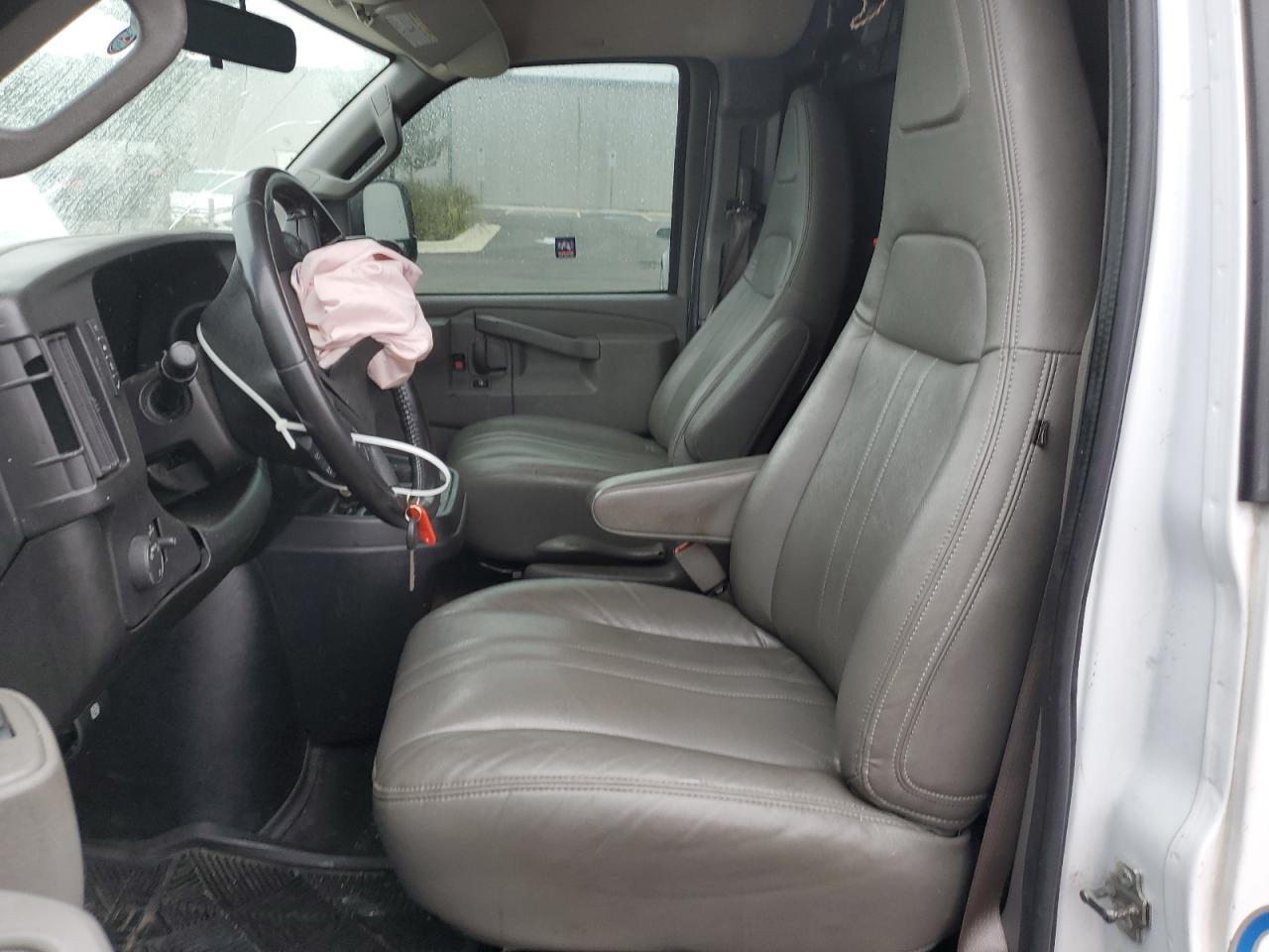 2022 Chevrolet Express G3500 - Image 7