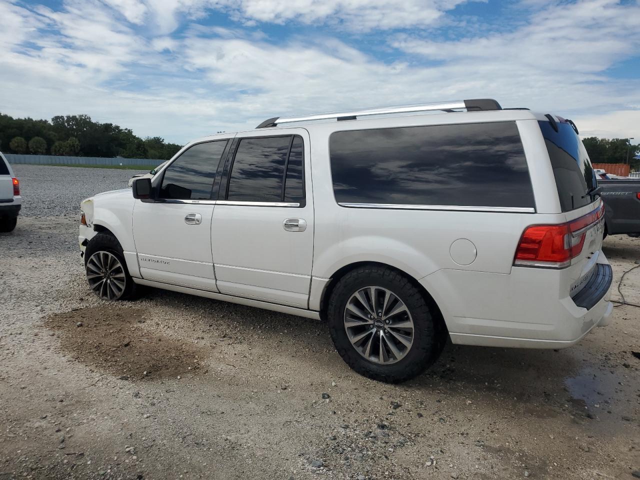 2017 Lincoln Navigator L Select - Фото 2