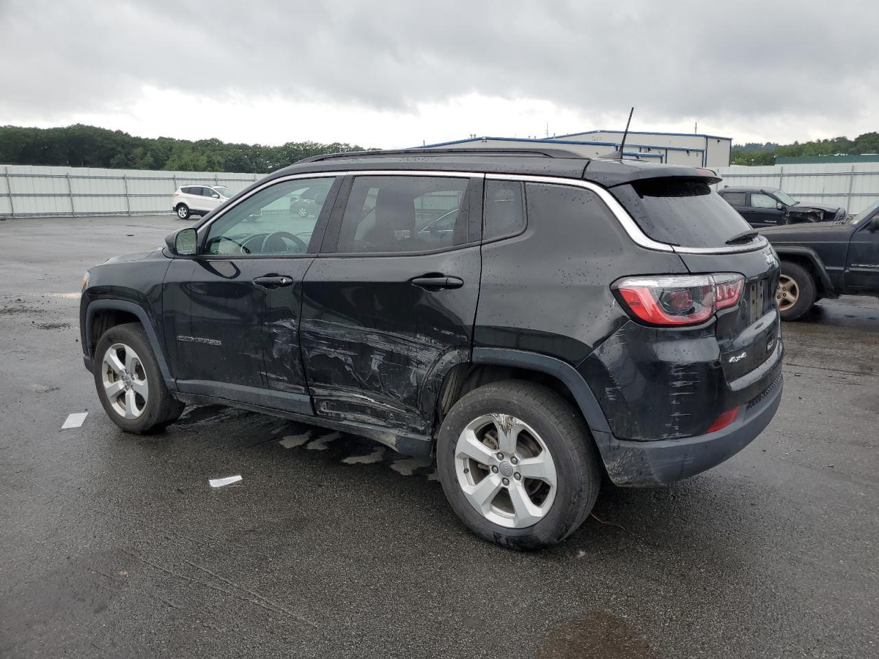 2020 Jeep Compass Latitude - Фото 2
