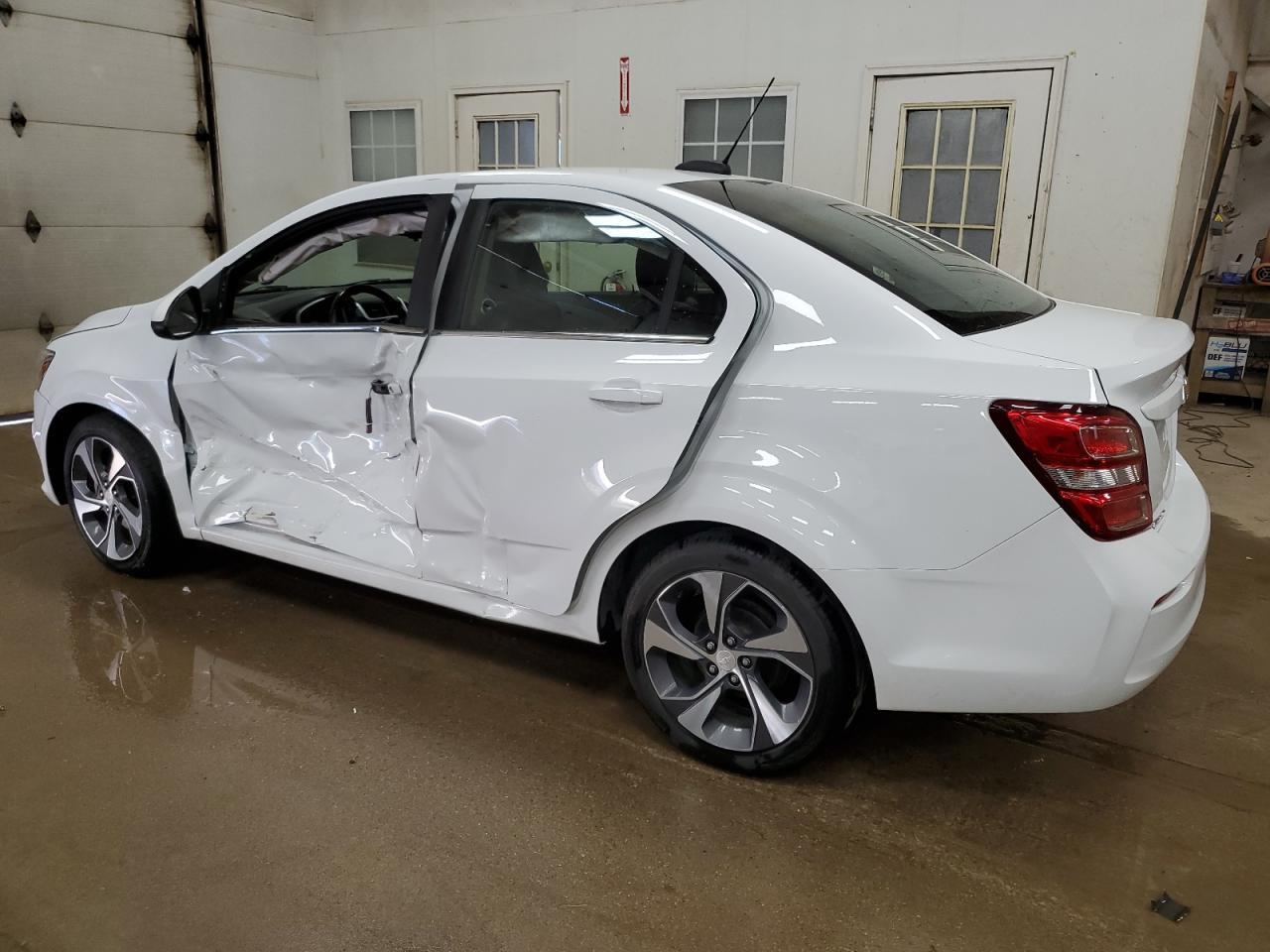 2020 Chevrolet Sonic Premier - Фото 2