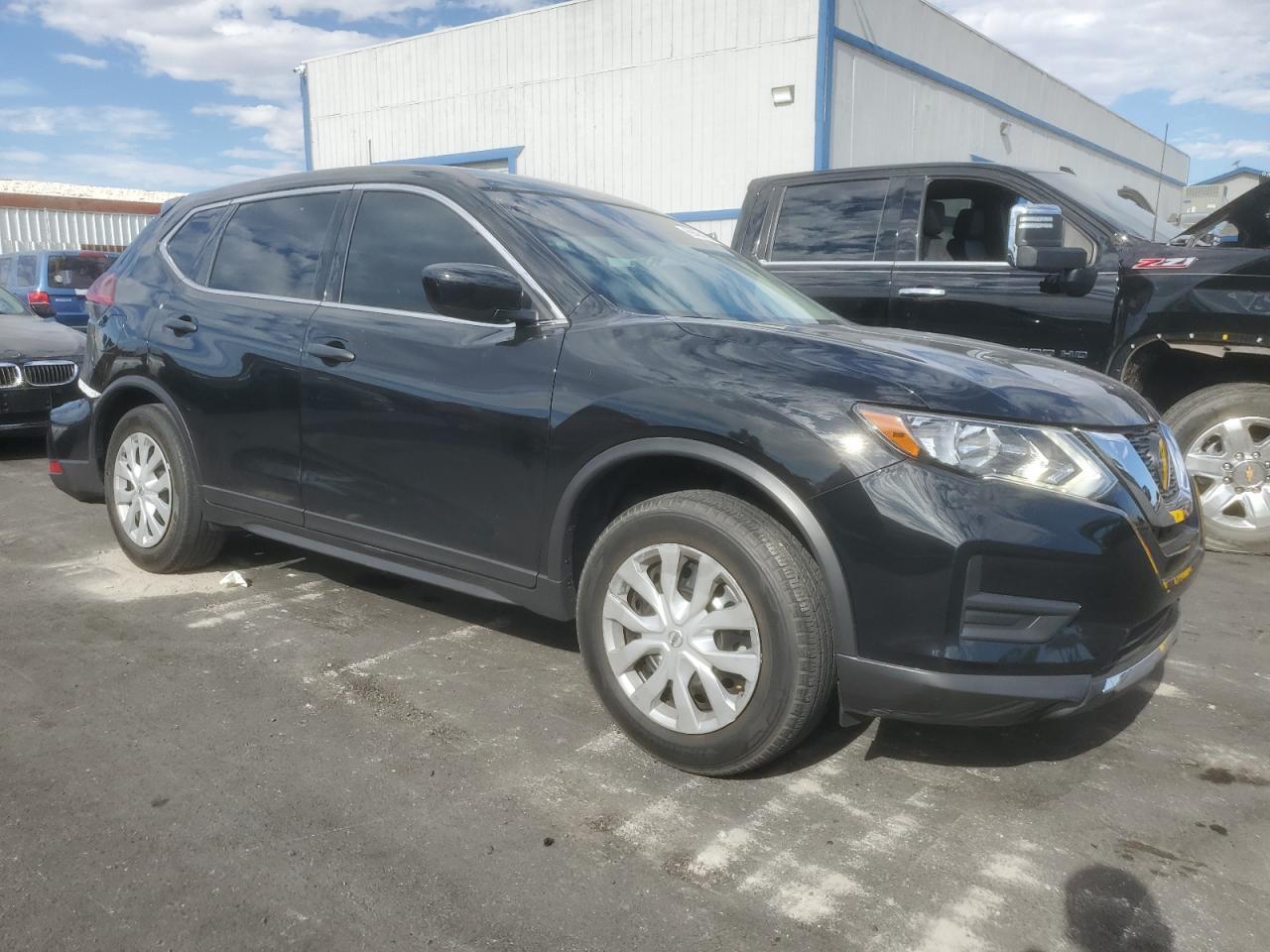 2020 Nissan Rogue S - Фото 4