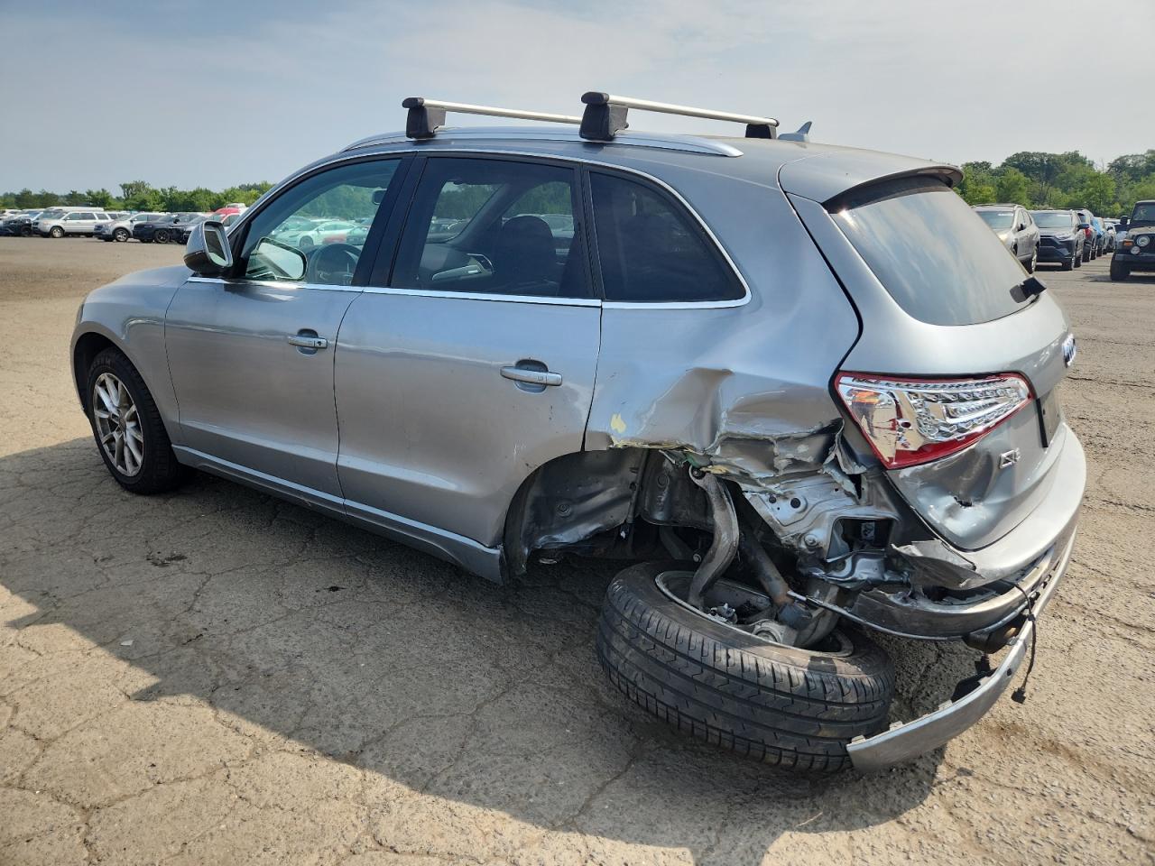 2010 Audi Q5 Premium Plus - Image 2