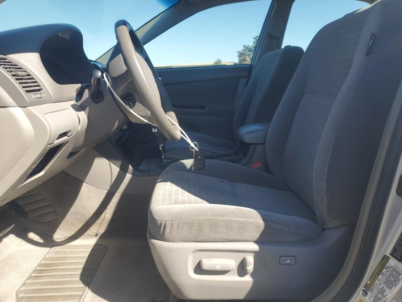 2006 Toyota Camry Le - Image 7