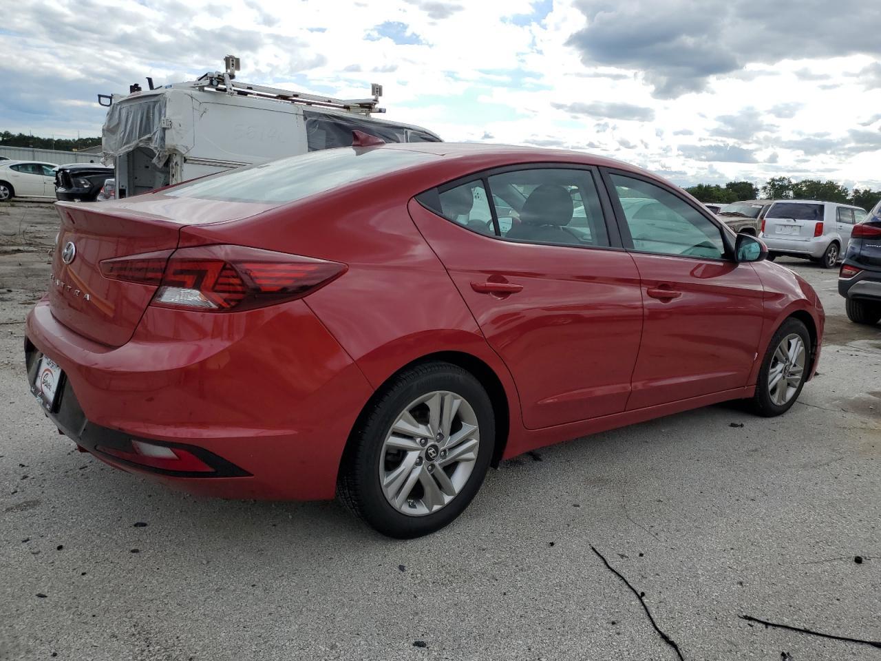 2019 Hyundai Elantra Sel - Image 3