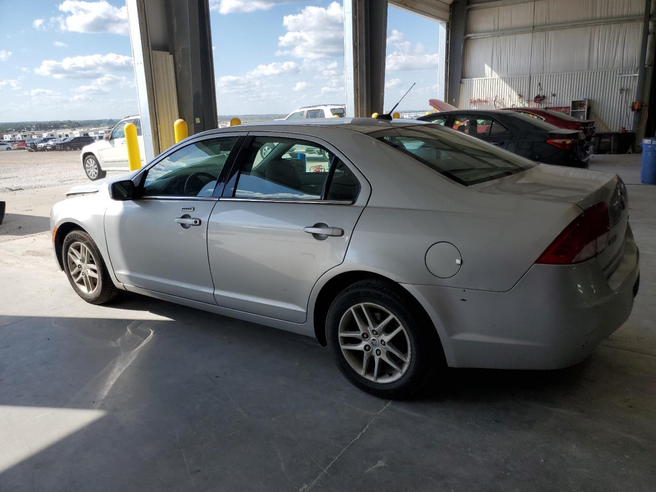 2010 Mercury Milan - Фото 2