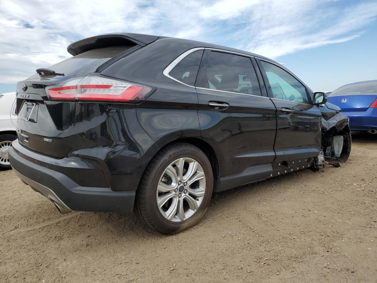 2022 Ford Edge Titanium - Фото 3