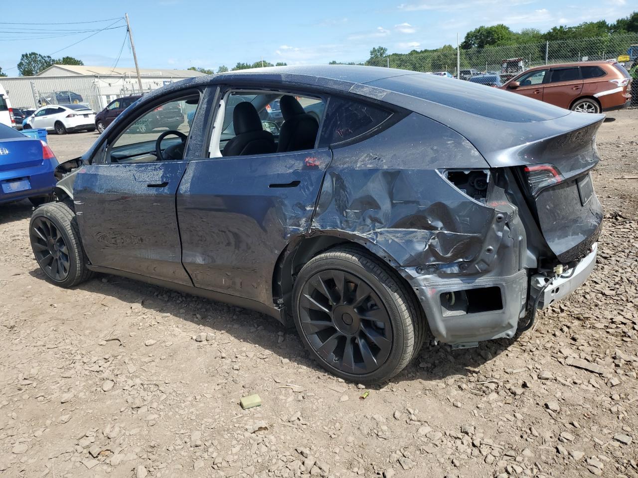 2023 Tesla Model Y - Фото 2
