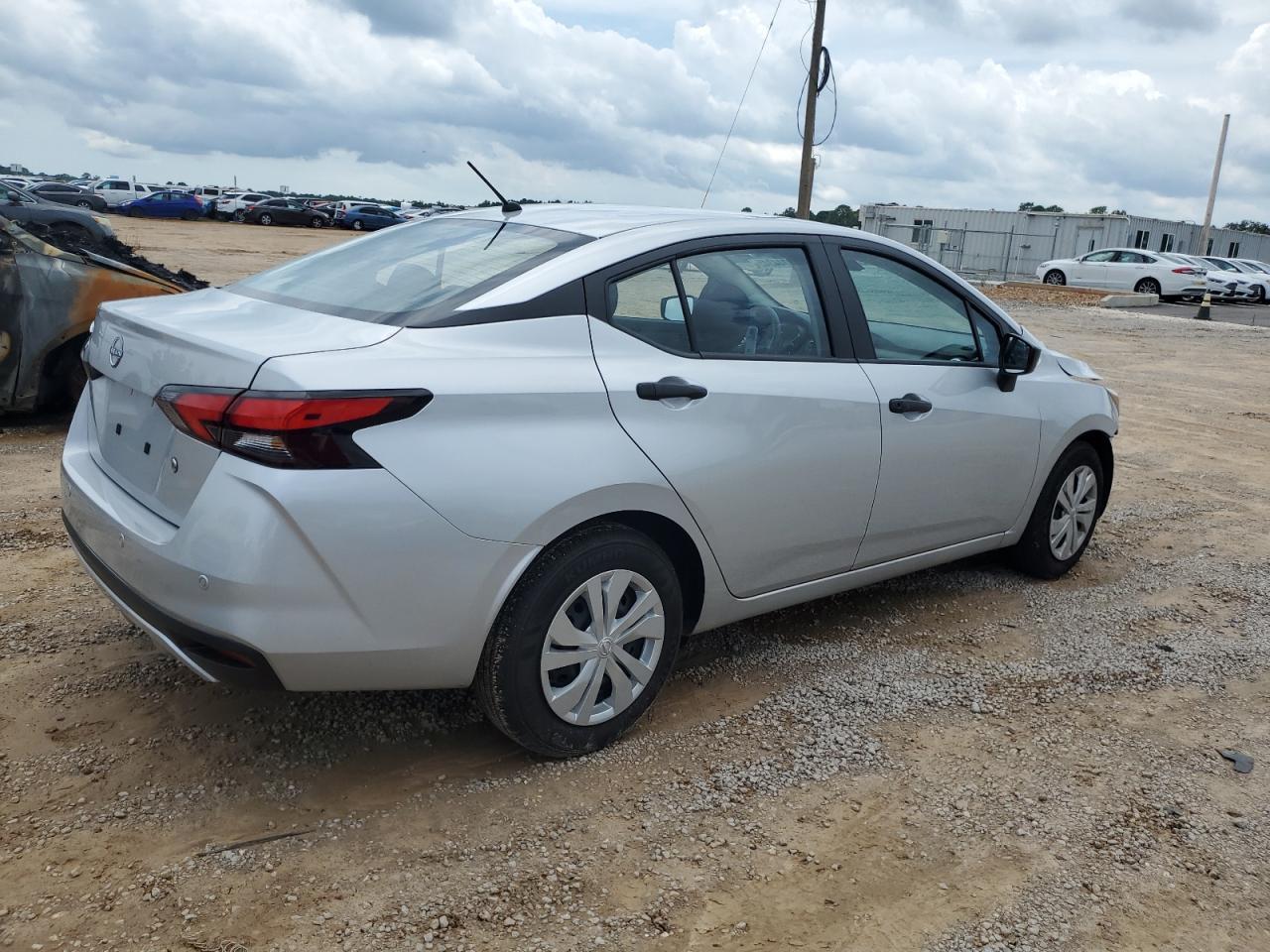 2024 Nissan Versa S - Image 3