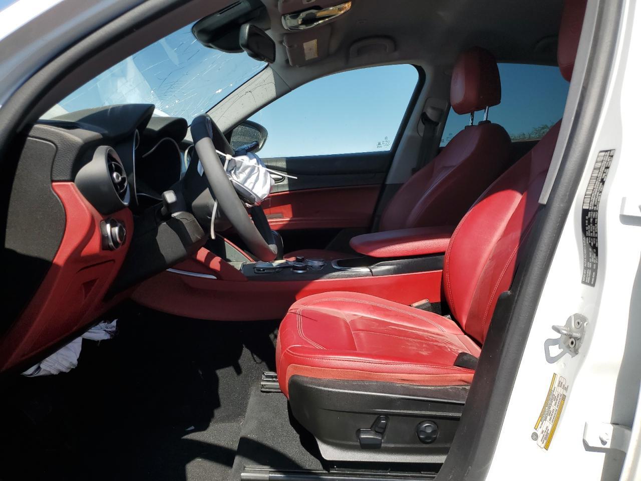 2020 Alfa Romeo Stelvio - Image 7