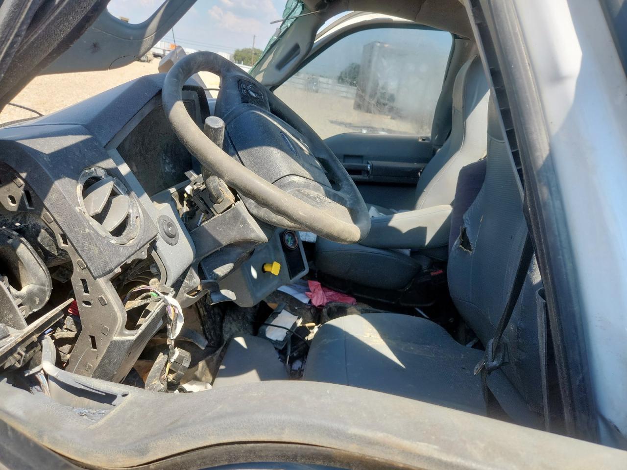 2019 Ford F750 Super Duty - Image 7