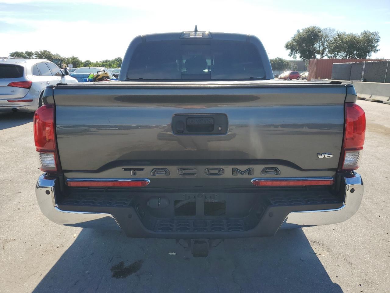 2019 Toyota Tacoma Double Cab - Image 6