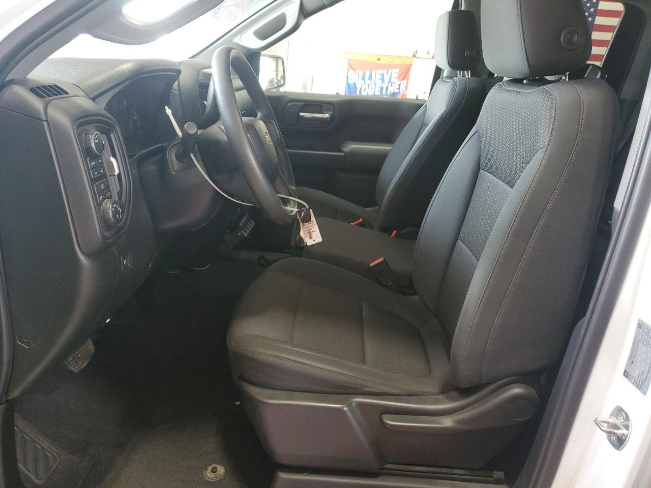 2019 Chevrolet Silverado K1500 Custom - Фото 7