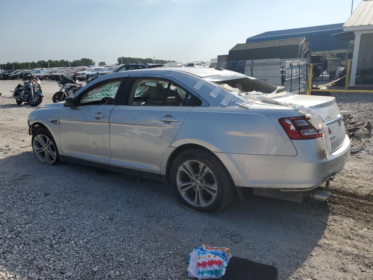 2018 Ford Taurus Se - Фото 2