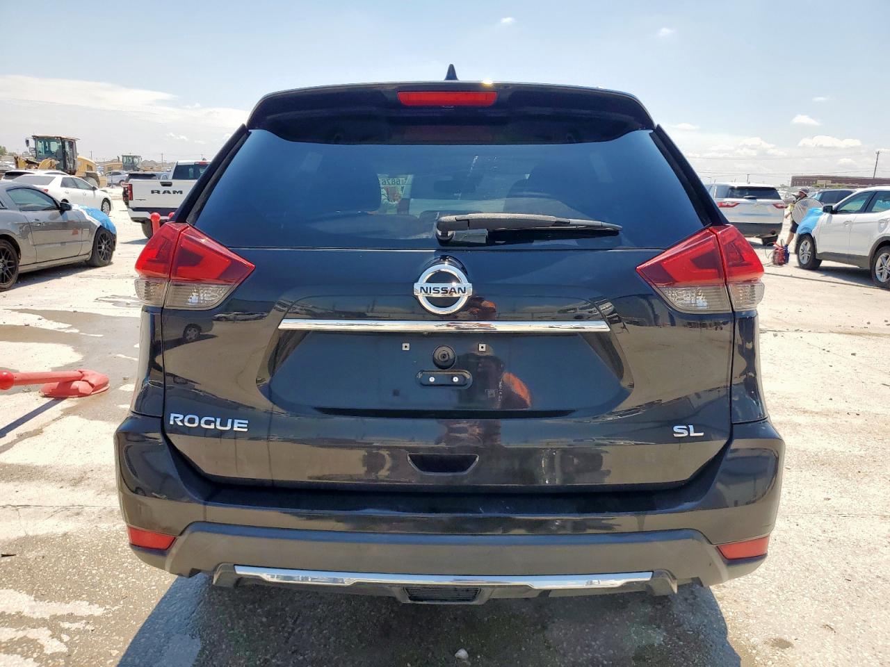 2018 Nissan Rogue S - Фото 6