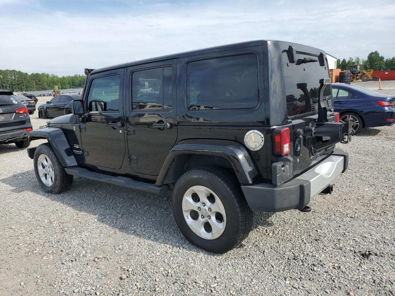 2013 Jeep Wrangler Unlimited Sahara - Image 2