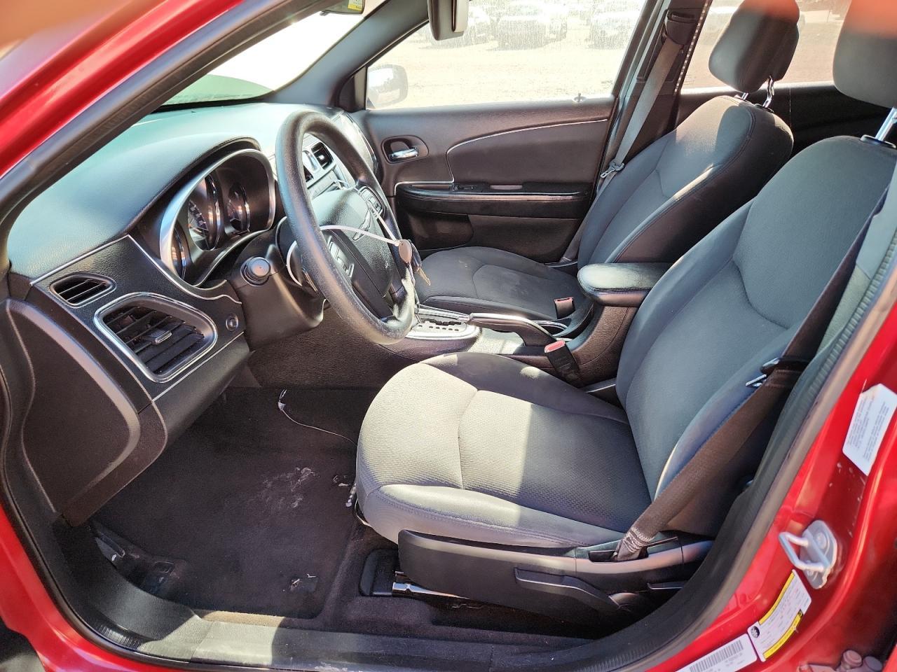 2014 Chrysler 200 Lx - Фото 7