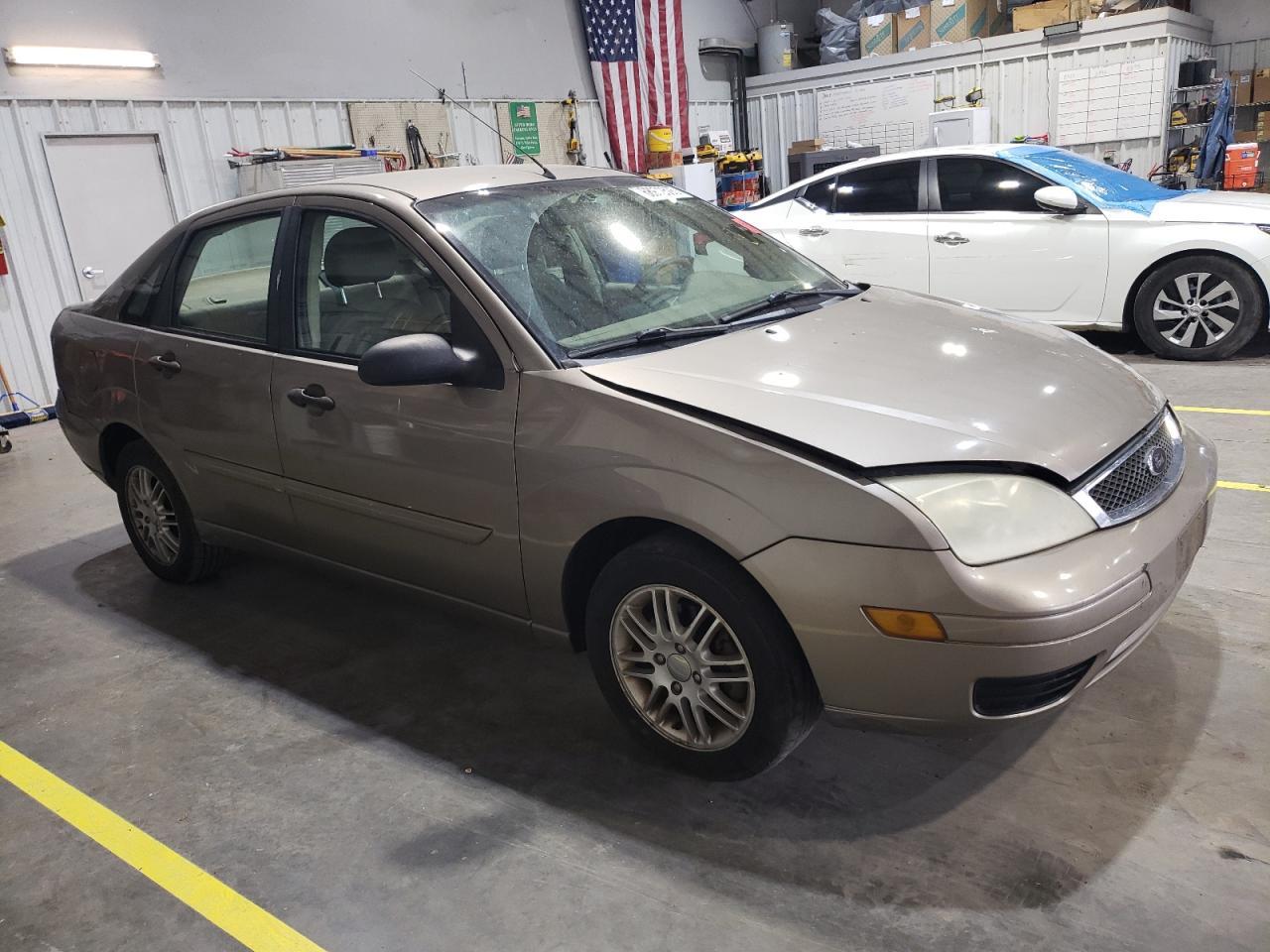 2005 Ford Focus Zx4 - Фото 4