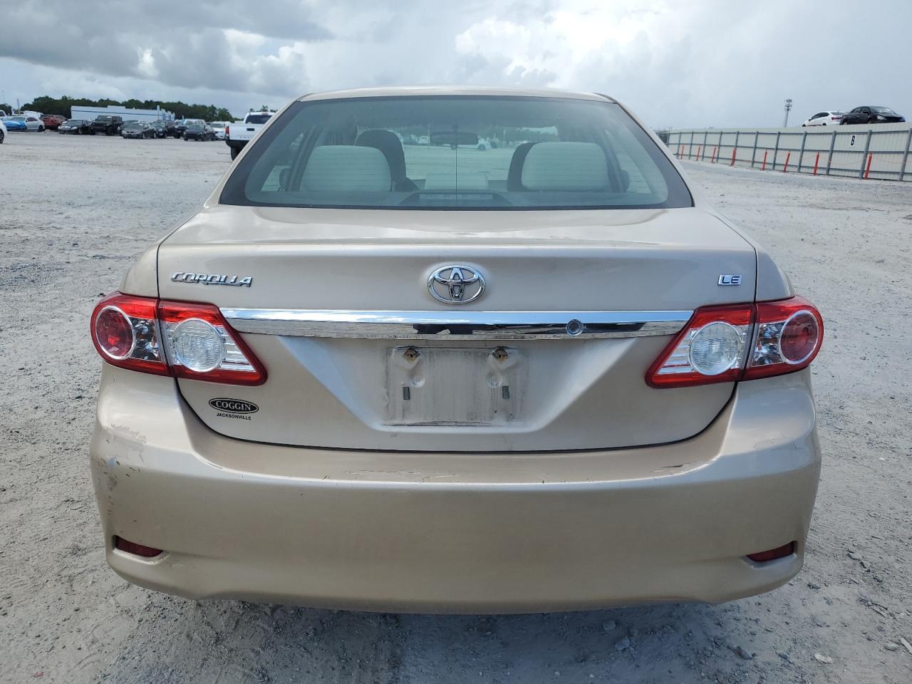 2013 Toyota Corolla Base - Фото 6