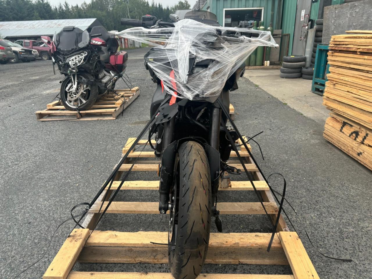 2025 Yamaha Mt09 - Image 2