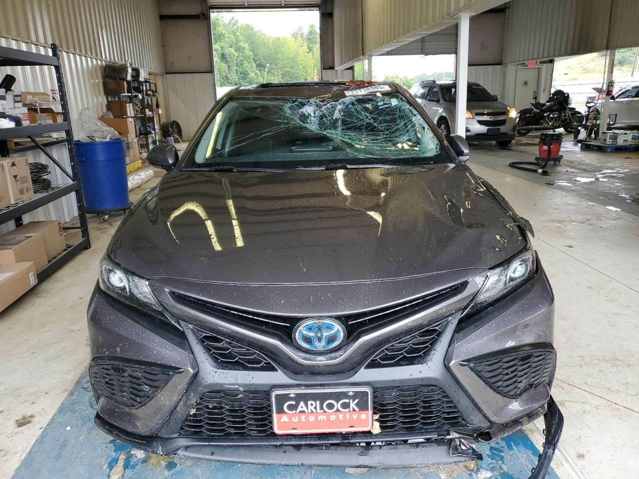 2021 Toyota Camry Se - Image 5