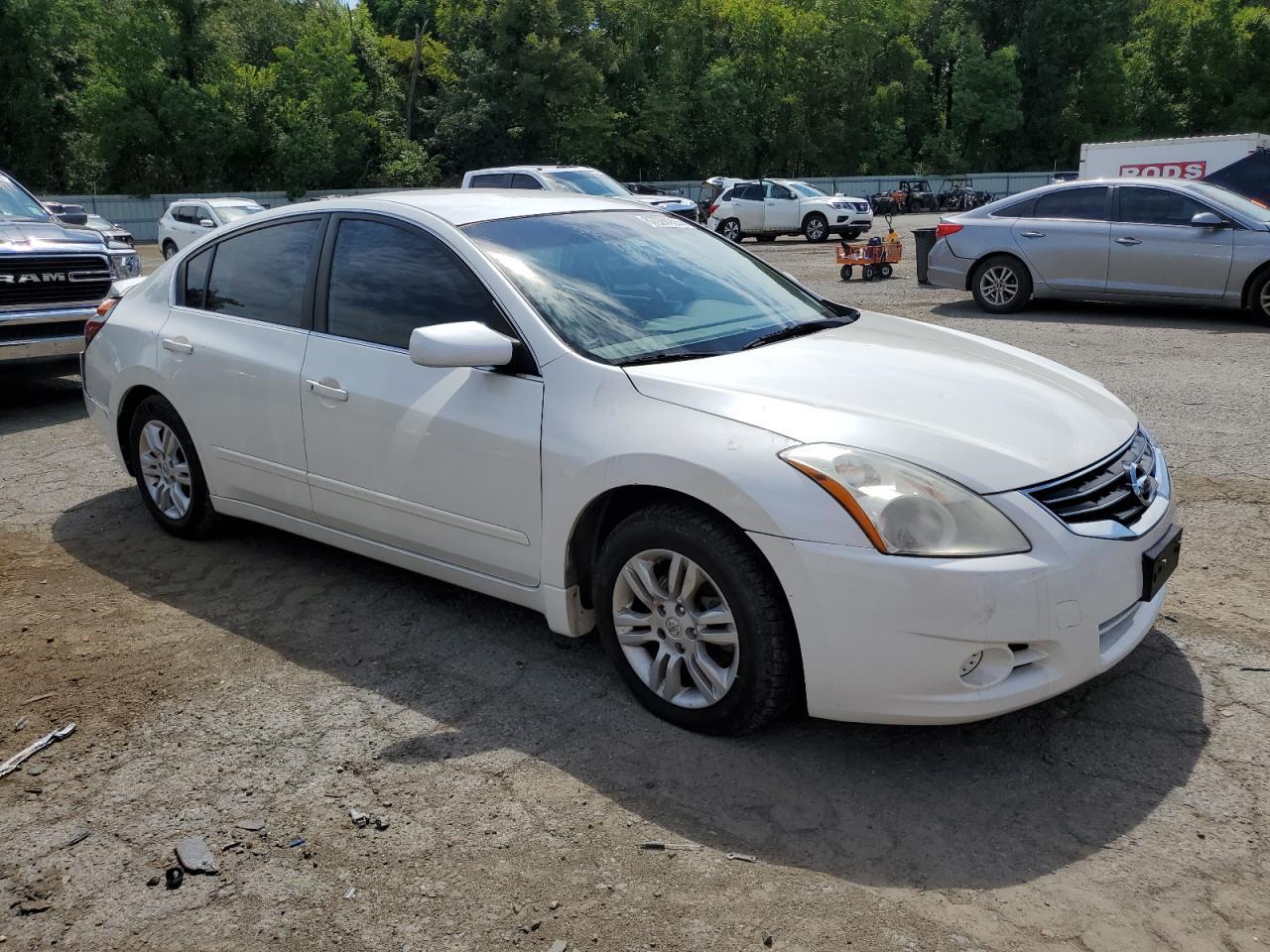 2011 Nissan Altima Base - Фото 4