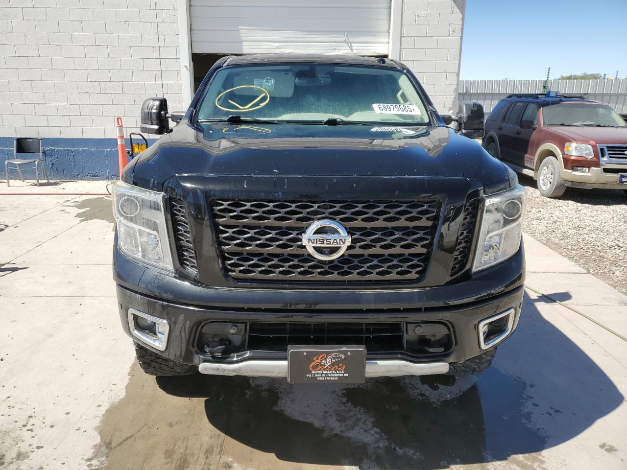 2017 Nissan Titan Sv - Image 5