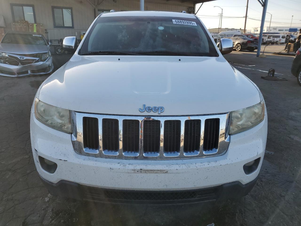 2011 Jeep Grand Cherokee Laredo - Image 5