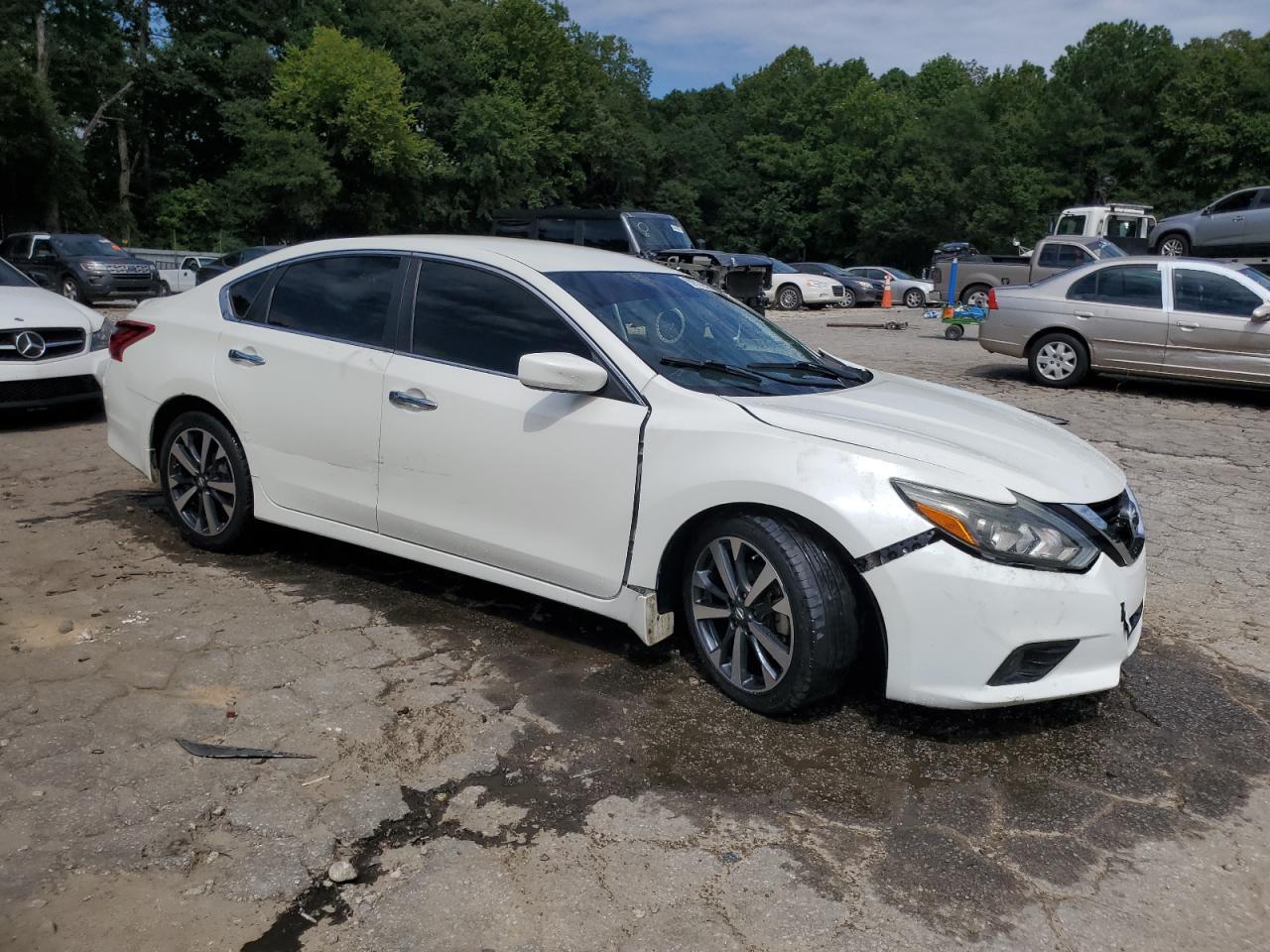 2017 Nissan Altima 2.5 - Image 4