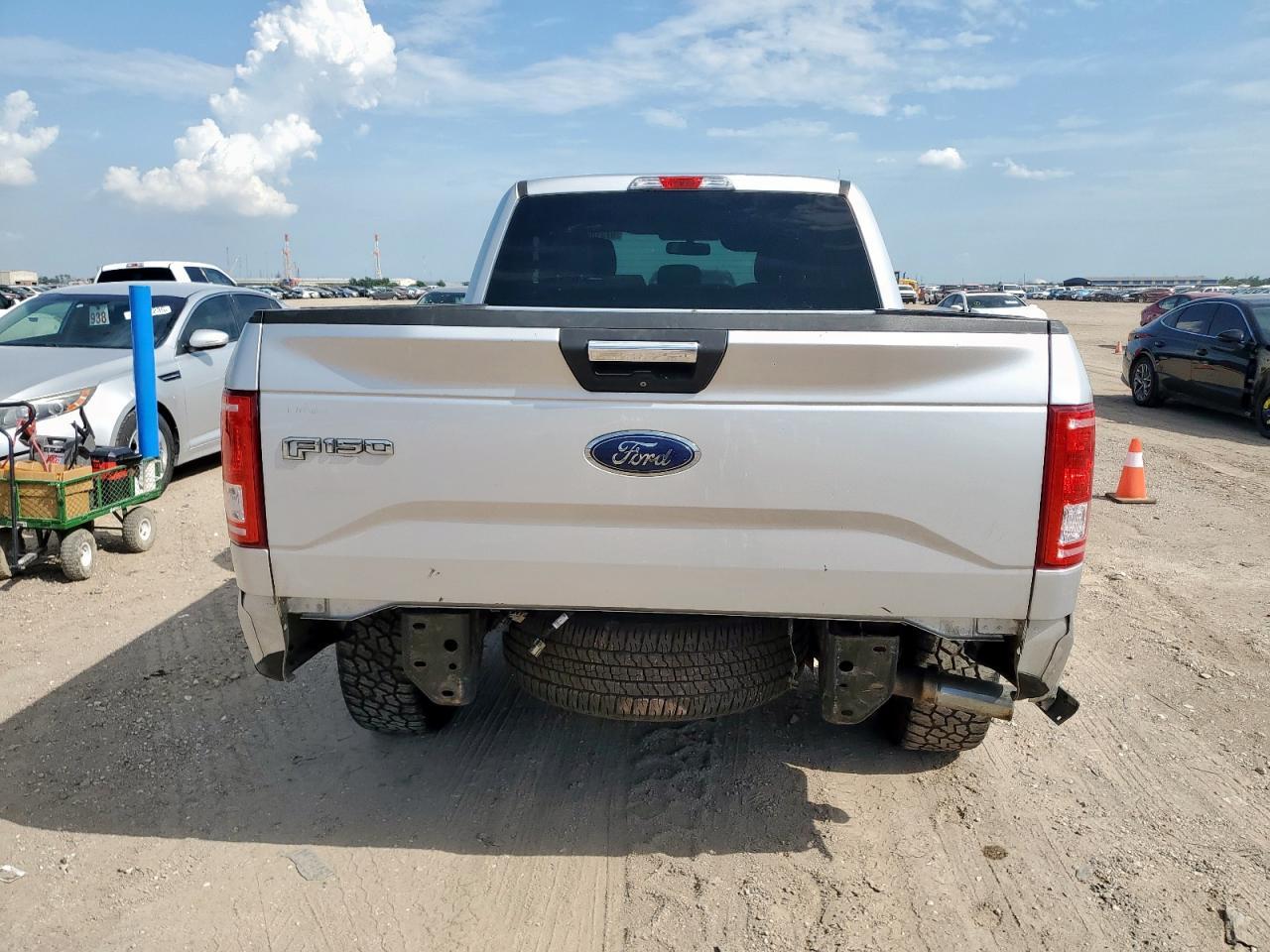 2015 Ford F150 Super Cab - Image 6