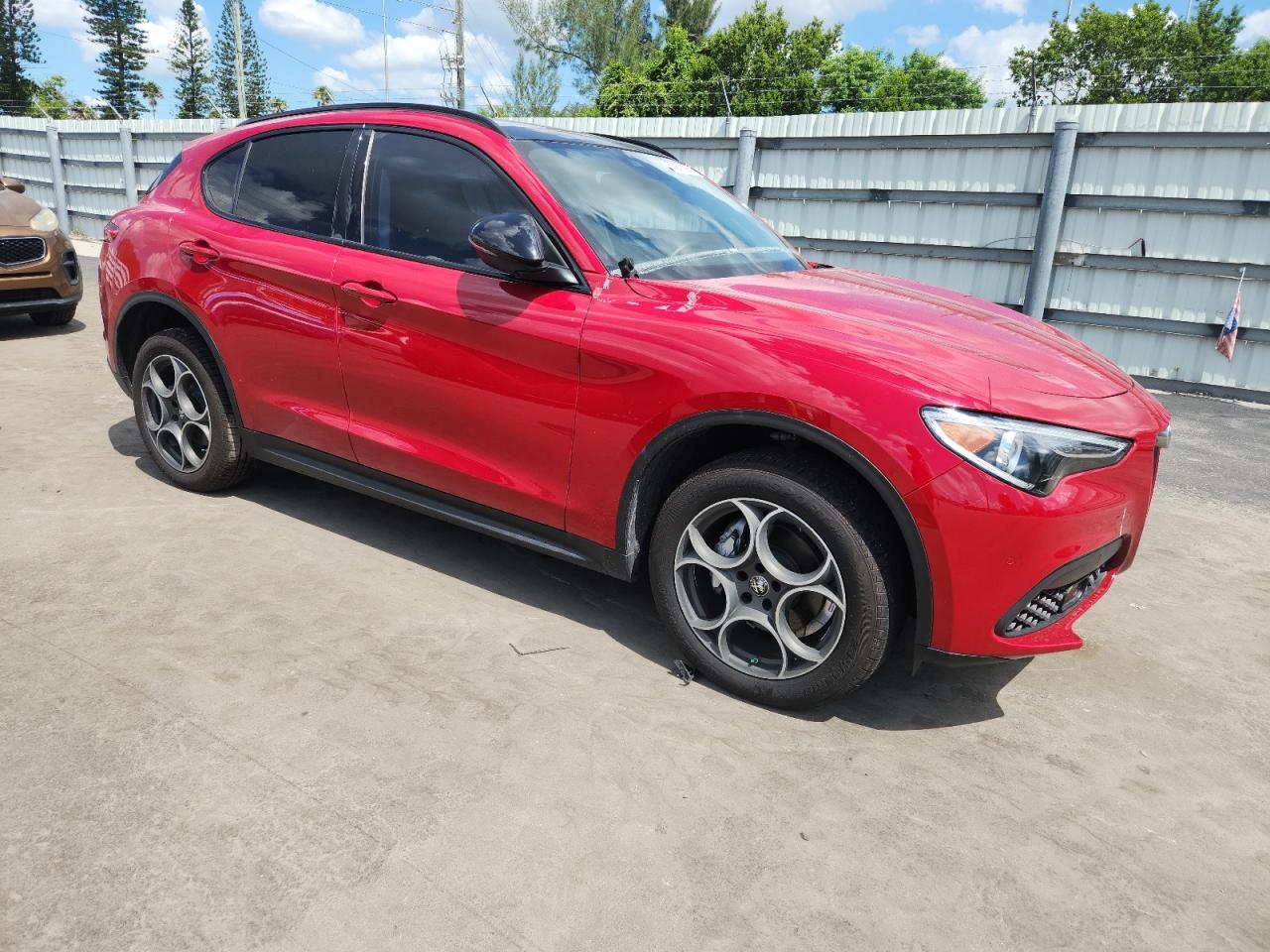 2021 Alfa Romeo Stelvio Sport - Image 4