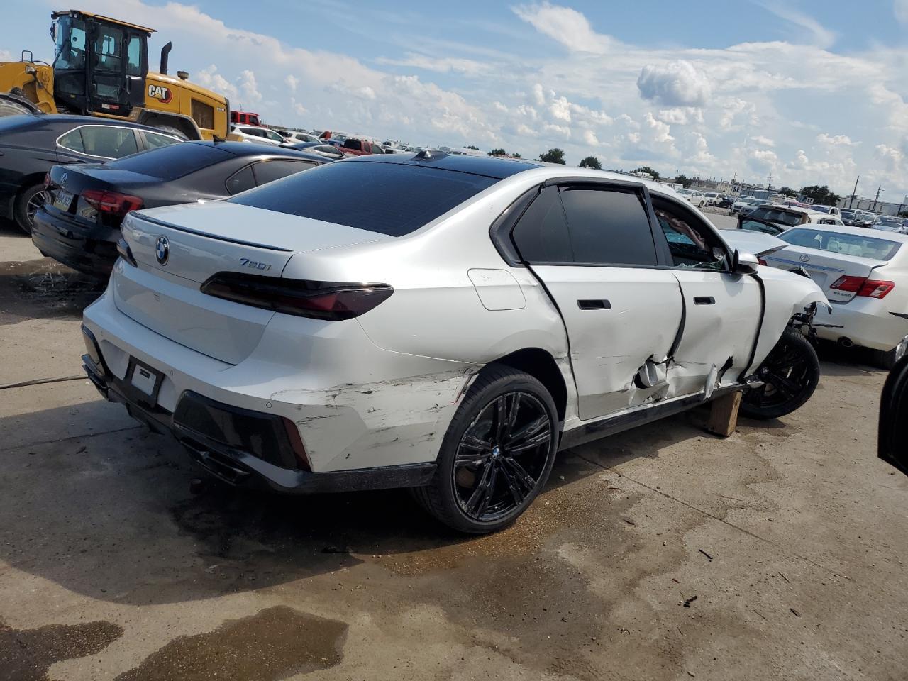 2025 BMW 760 Xi - Image 3