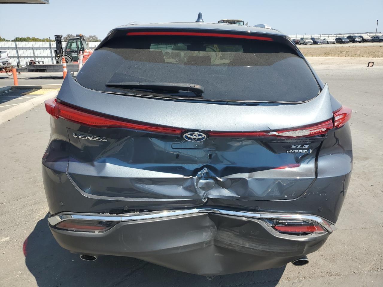 2021 Toyota Venza Le - Фото 6