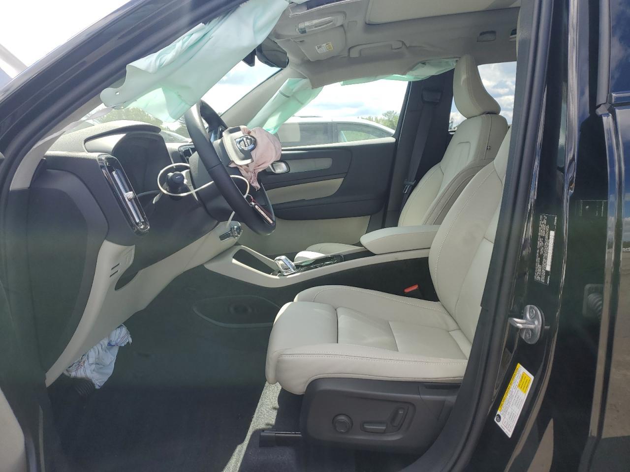 2025 Volvo Xc40 Plus - Image 7