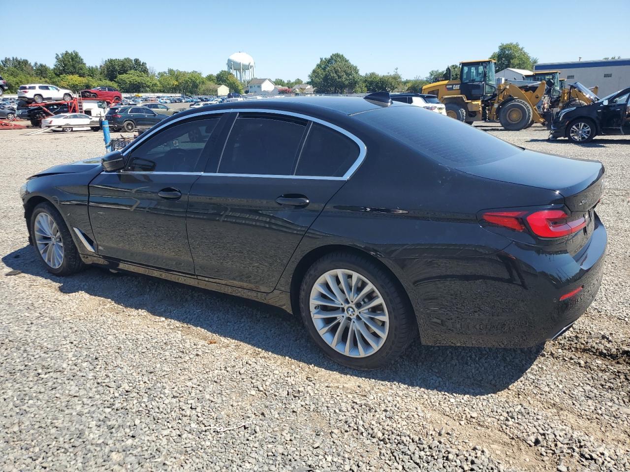 2022 BMW 530 Xi - Image 2