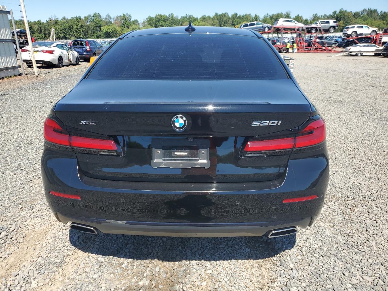 2022 BMW 530 Xi - Image 6
