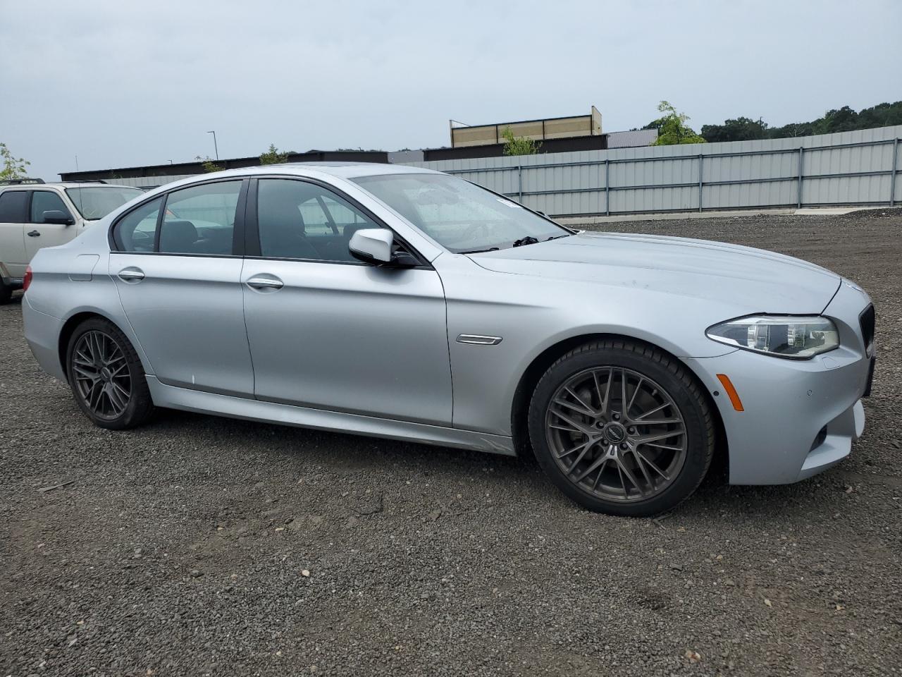 2016 BMW 535 Xi - Image 4