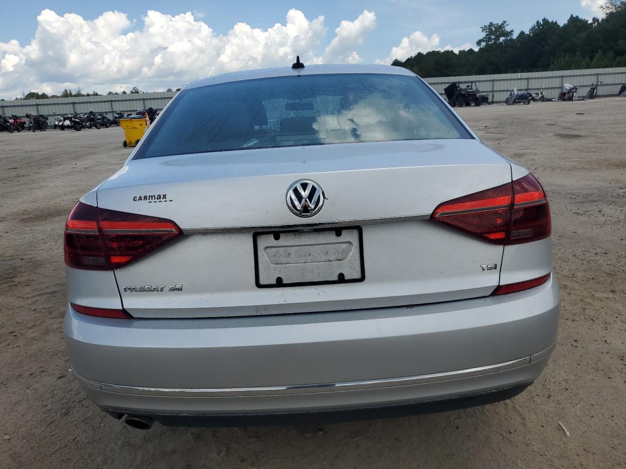 2017 Volkswagen Passat Se - Фото 6