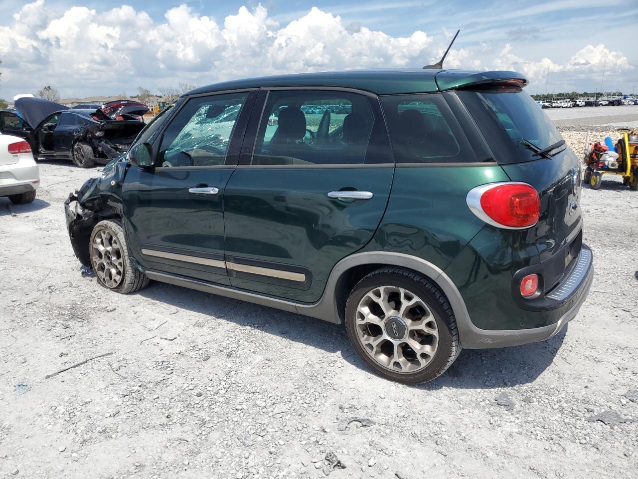 2014 Fiat 500L Trekking - Image 2
