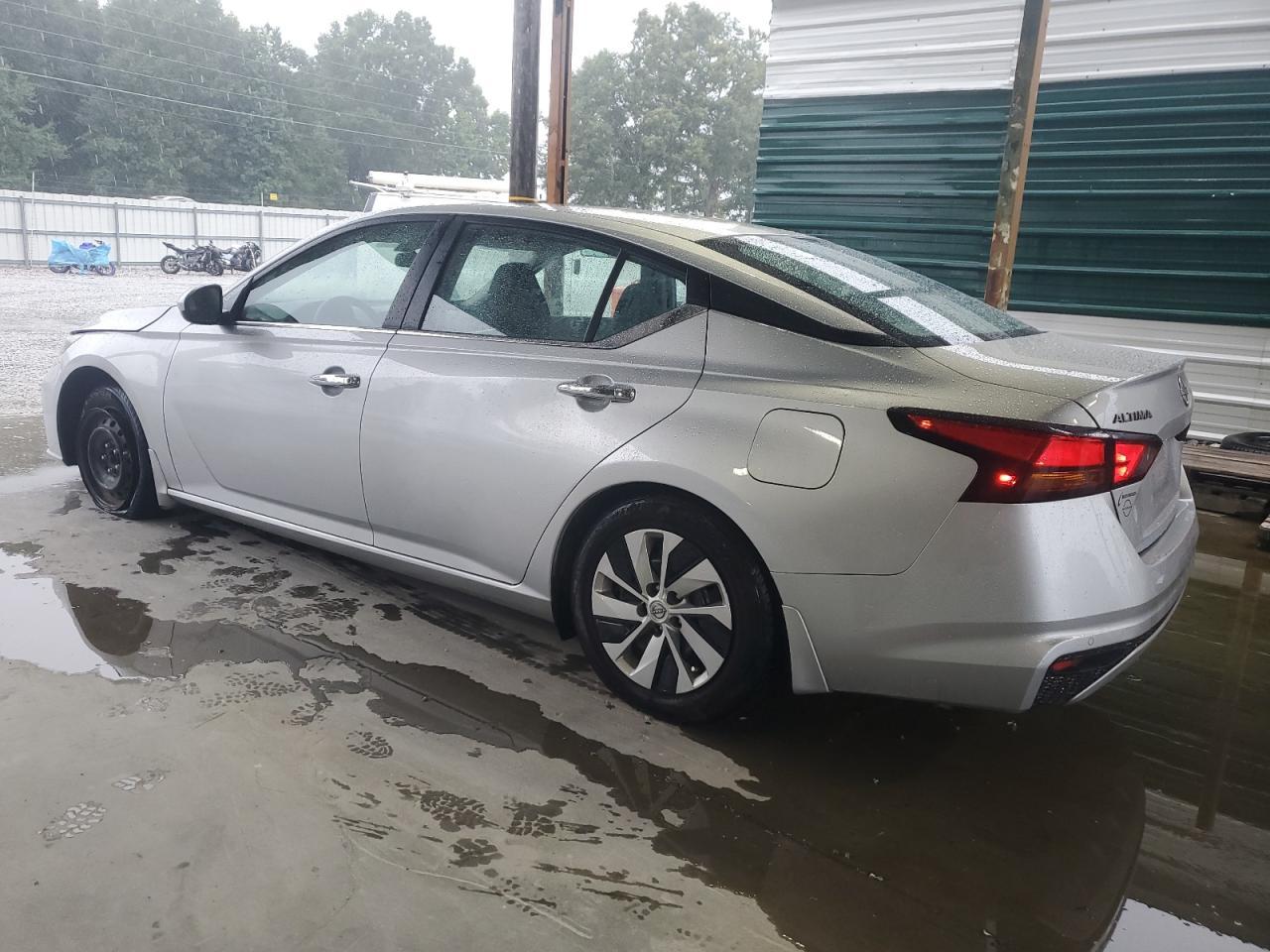 2023 Nissan Altima S - Фото 2