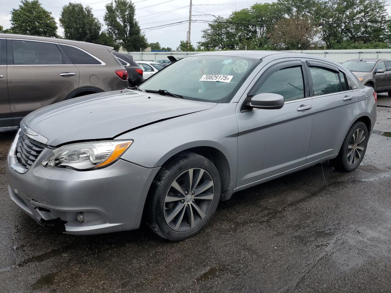 2013 Chrysler 200 Touring