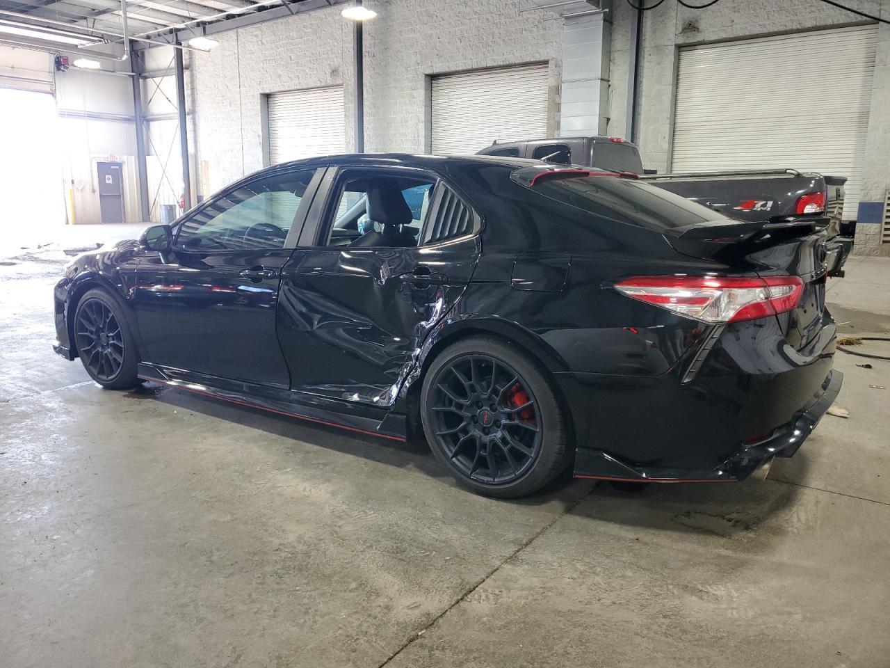 2020 Toyota Camry Trd - Фото 2