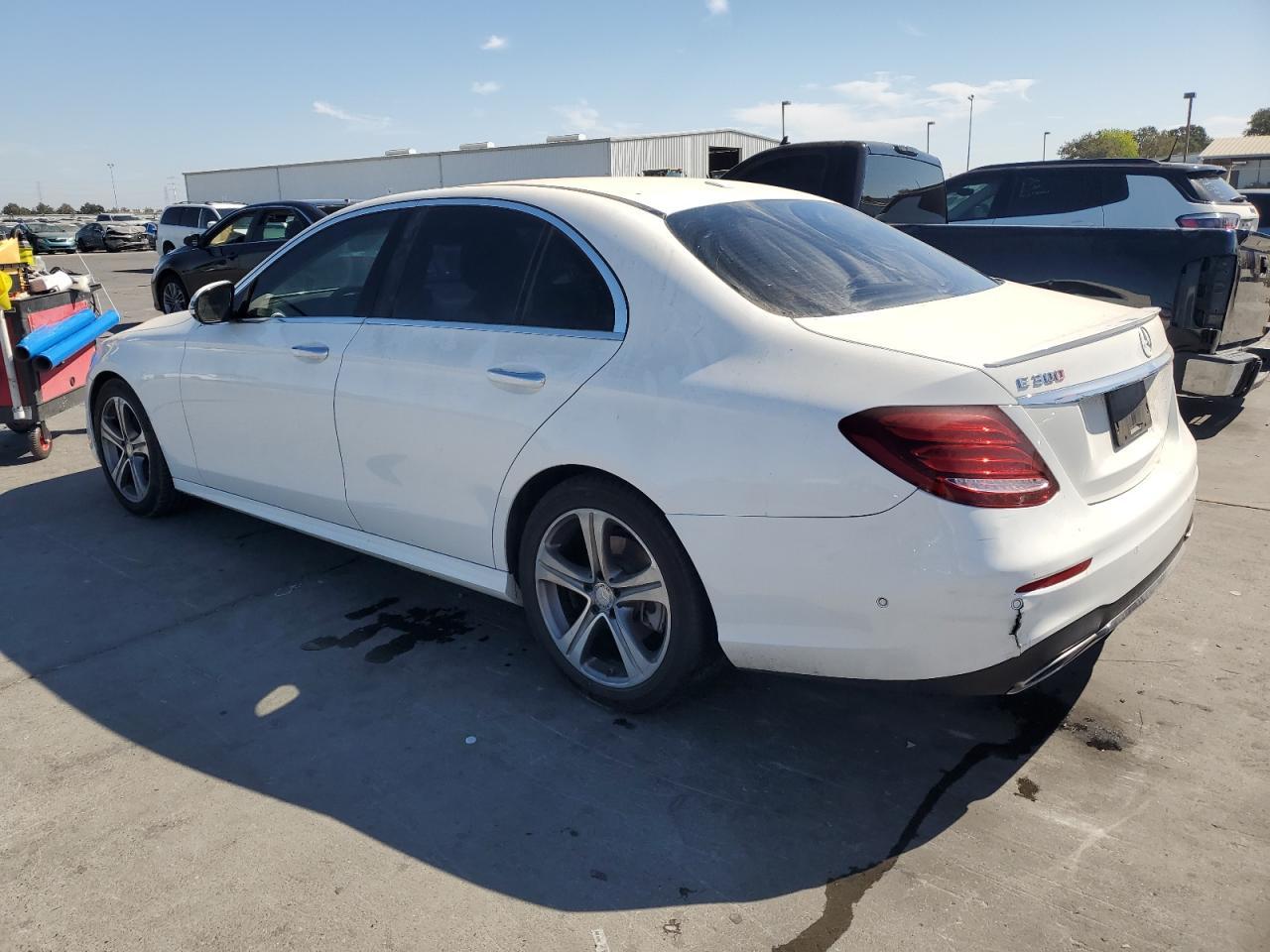 2018 Mercedes Benz E-Class - Фото 2