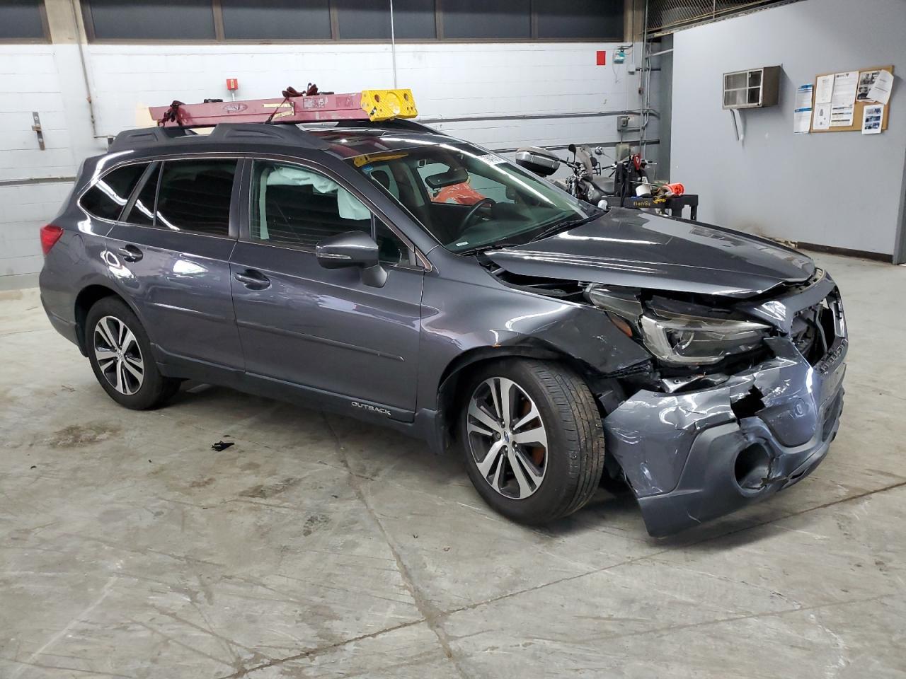 2018 Subaru Outback 2.5I Limited - Image 4