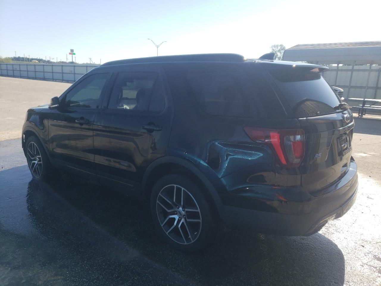 2016 Ford Explorer Sport - Фото 2