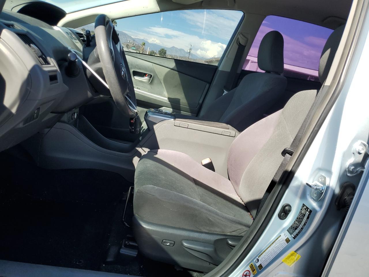 2014 Toyota Prius V - Image 7