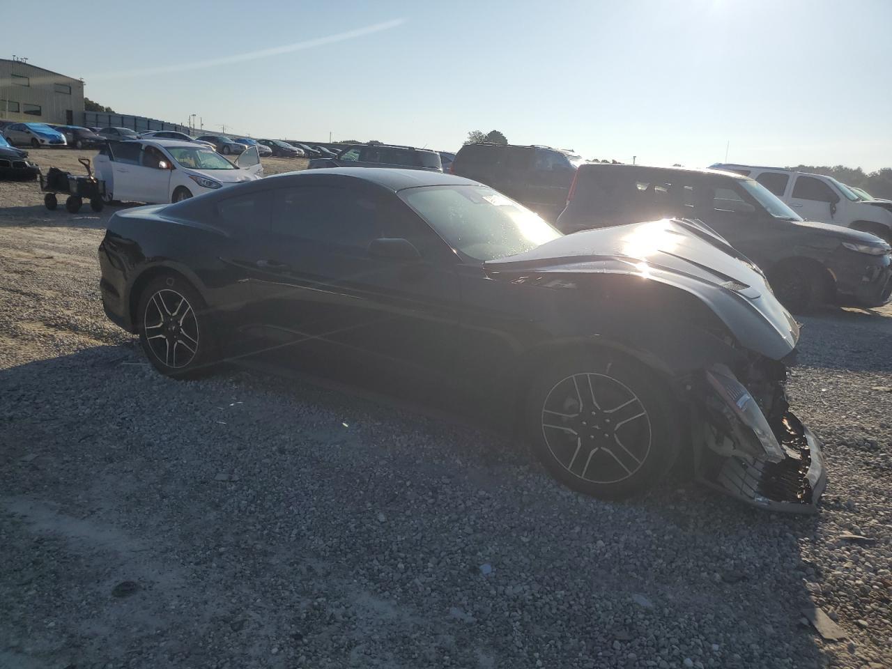 2022 Ford Mustang - Фото 4