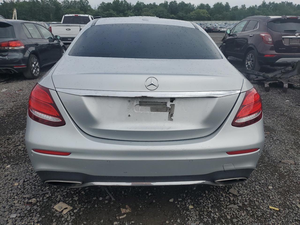 2017 Mercedes-Benz E 300 4Matic - Image 6