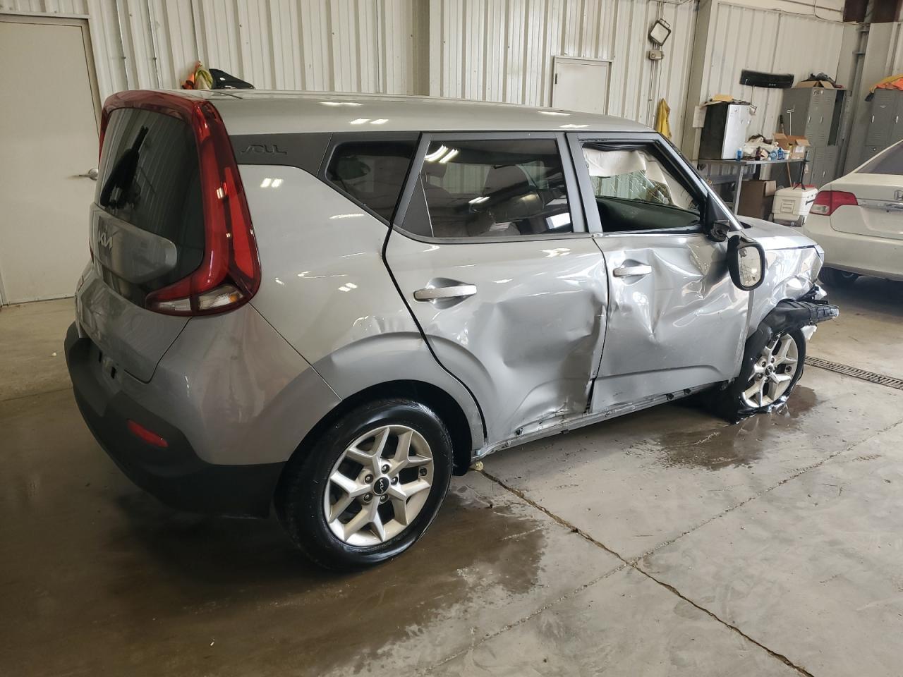 2022 Kia Soul Lx - Image 3