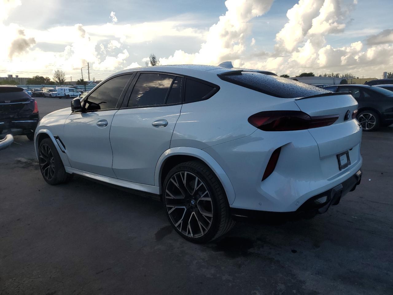 2021 BMW X6 M - Фото 2